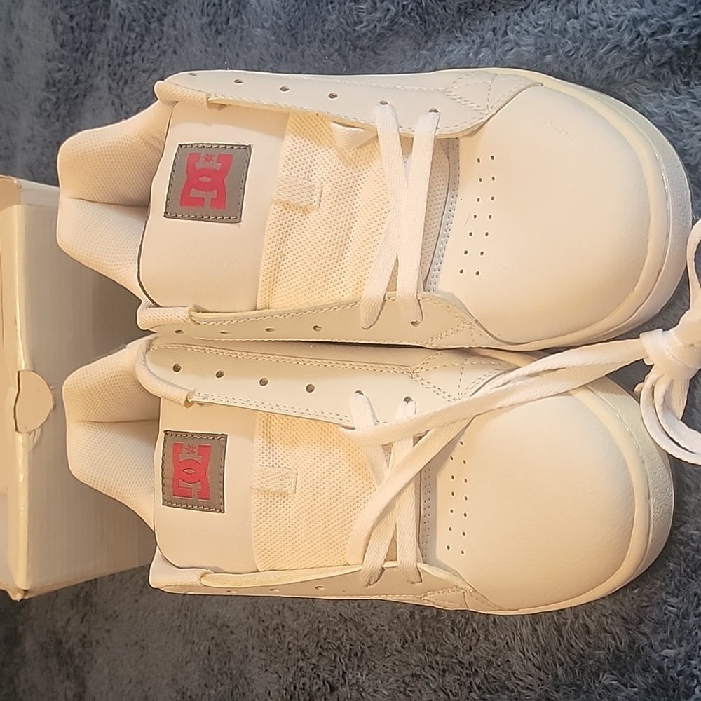 DC court mmx size 11 new never worn